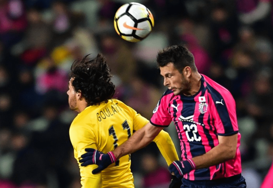 【华体会体育hth官方网站】
最新中超转会汇总：前国安主帅拒绝天价条约 大连人两名老臣离队(图1)